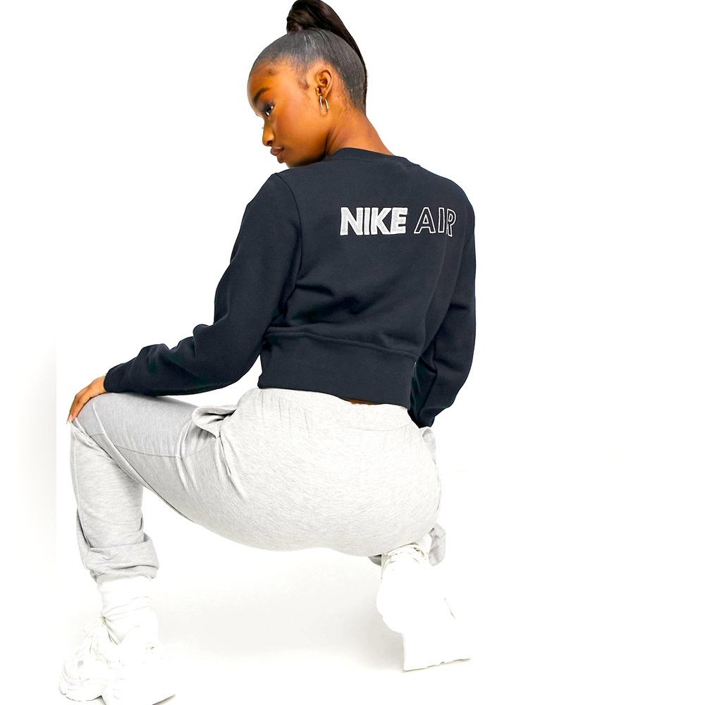 Nike Crewneck Cropped Sweatshirt